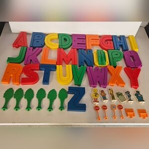 Vintage 1988 44 Pc Playskool Sesame Street Alphabet Roadway Letter/Accessories